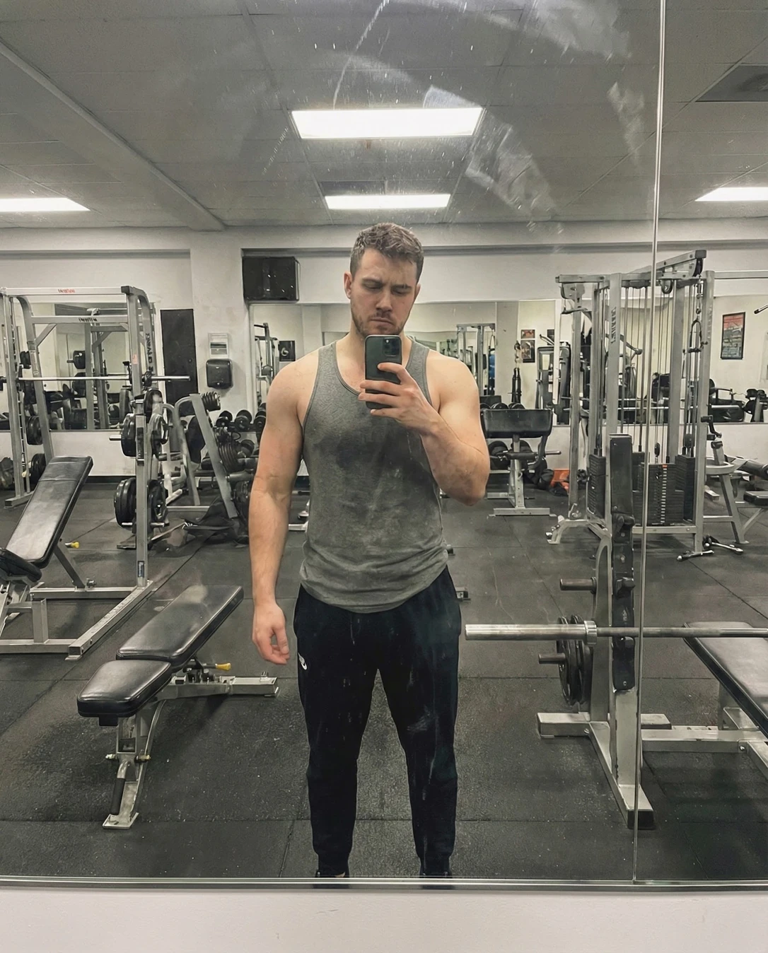 Gym Mirror Selfie Rater: Your photo